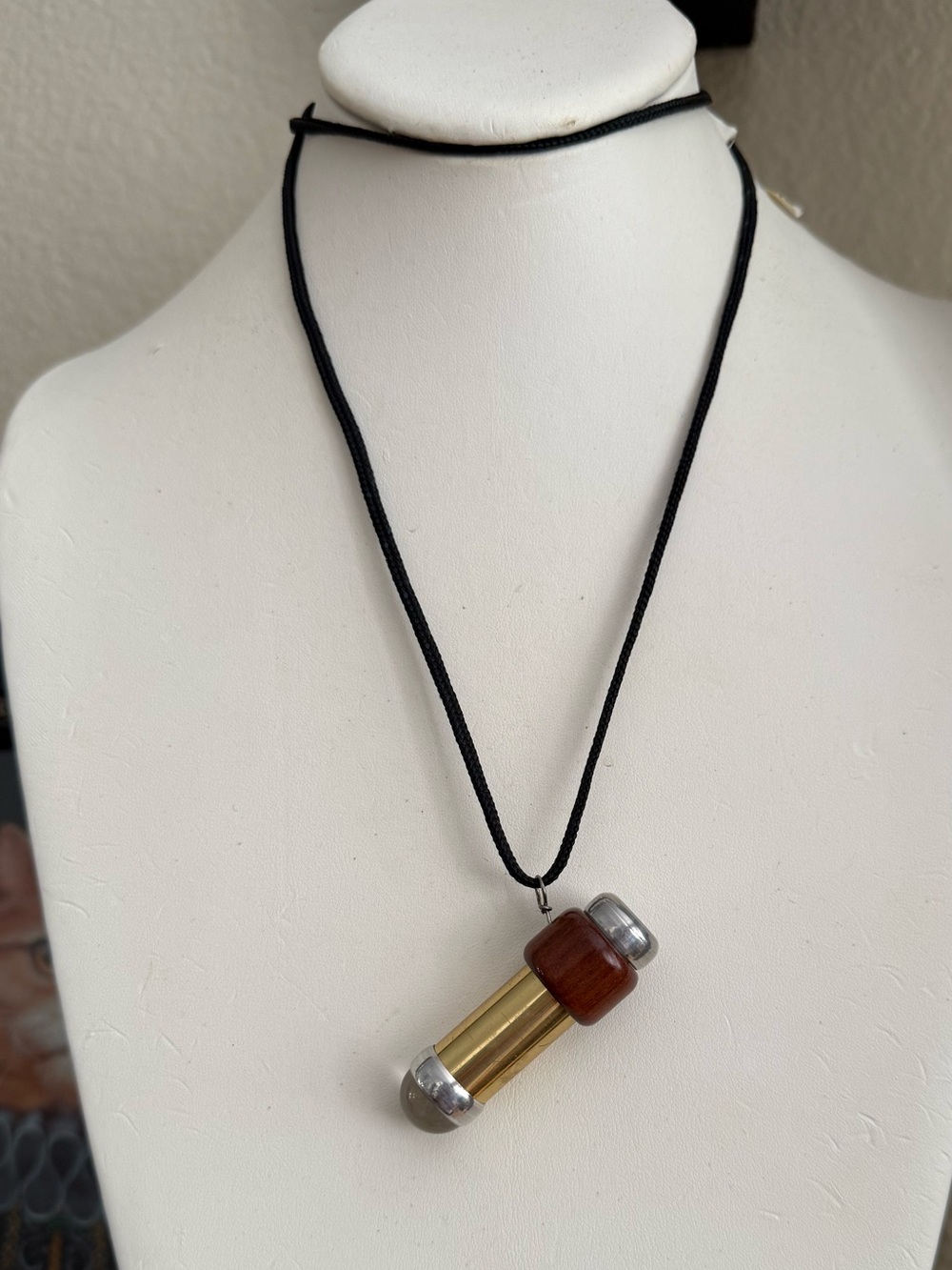 Vintage wood and brass mini kaleidoscope pendant necklace - Picture 3 of 6